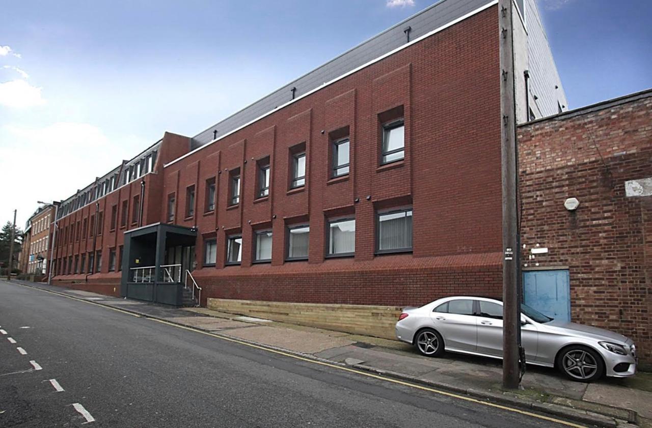 Mnitri Apartment Luton  Exterior photo